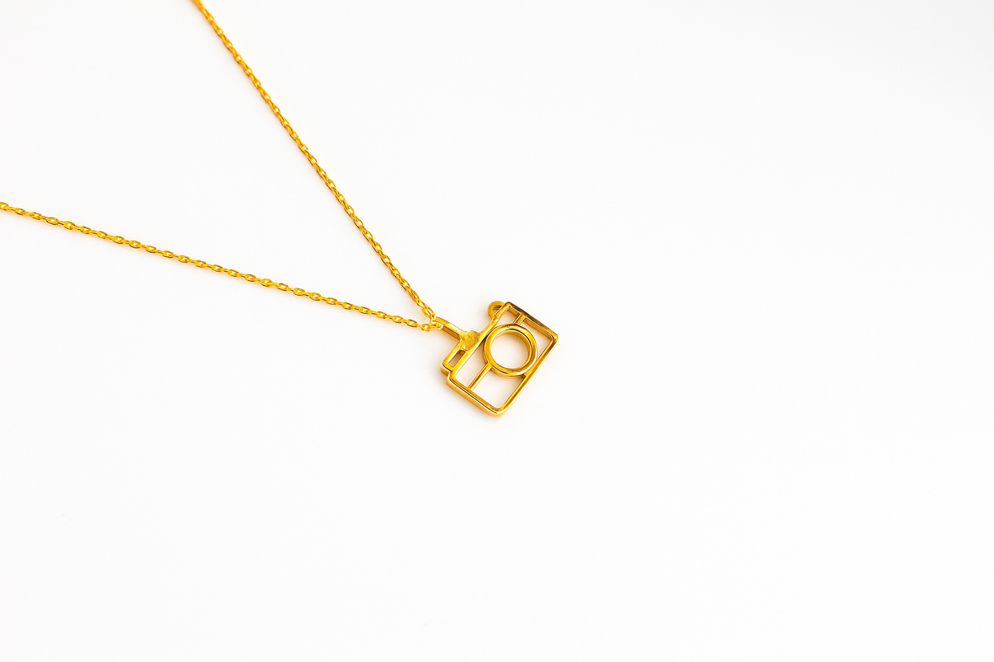 Shutter | Camera Pendant