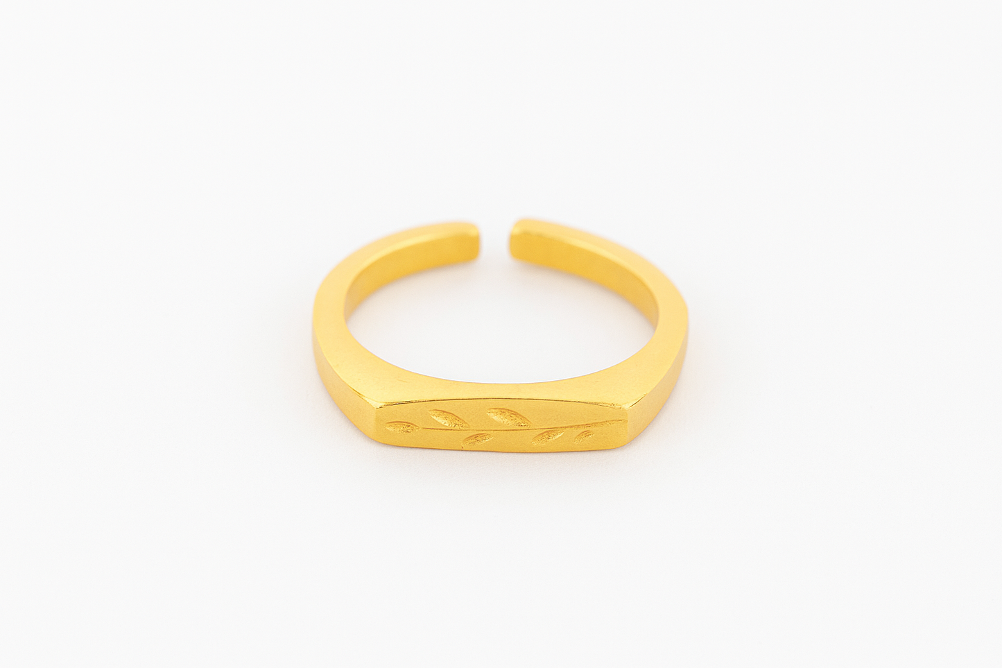 Trellis | Leaf Engraved Ring