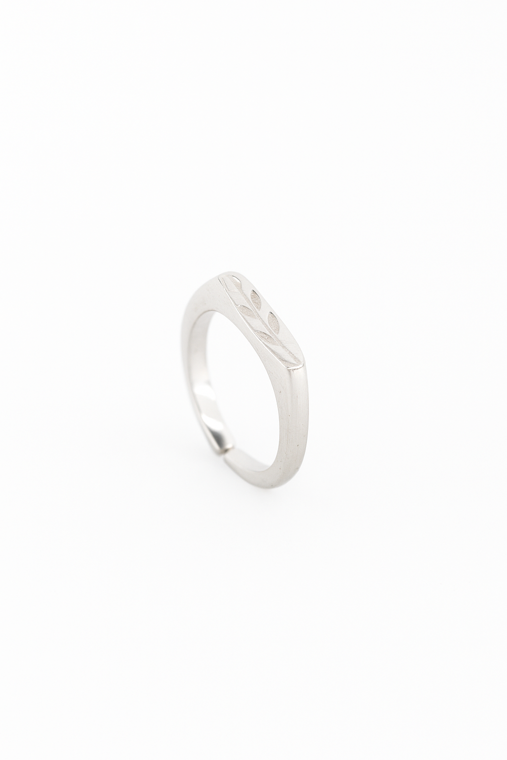 Trellis | Leaf Engraved Ring